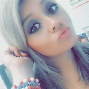 Meet your Posher, Kayla